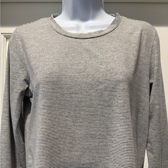We Wander Stripe Long Sleeve Top Gray Soft Thumbholes Size S - Picture 4 of 13